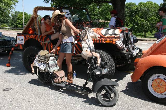 2006_ArtCar_3_Parade 155 